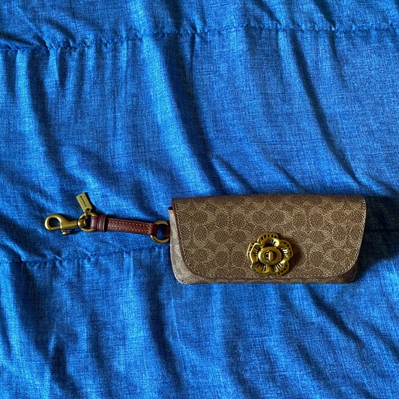 Coach sunglasses case - Picture 1 of 4
